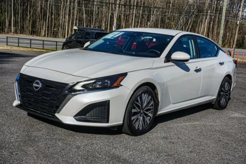 Photos of 2023 Nissan Altima 2.5 SV for sale in Morrow, GA at ALM Mazda South