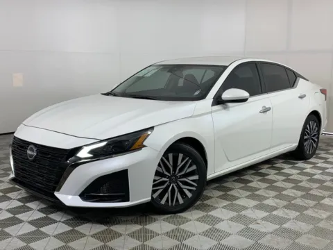 Photos of 2023 Nissan Altima 2.5 SV for sale in Morrow, GA at ALM Mazda South