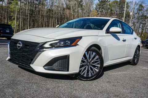 White 2023 Nissan Altima 2.5 SV for sale in Morrow, GA