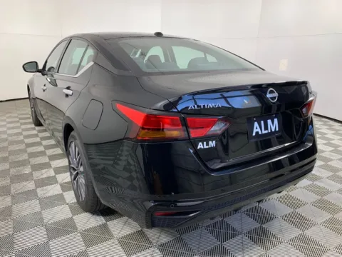 More photos of 2023 Nissan Altima 2.5 SV at ALM Mazda South, GA