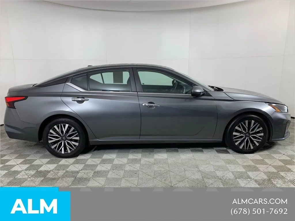 2023 Nissan Altima SV - Photo 14