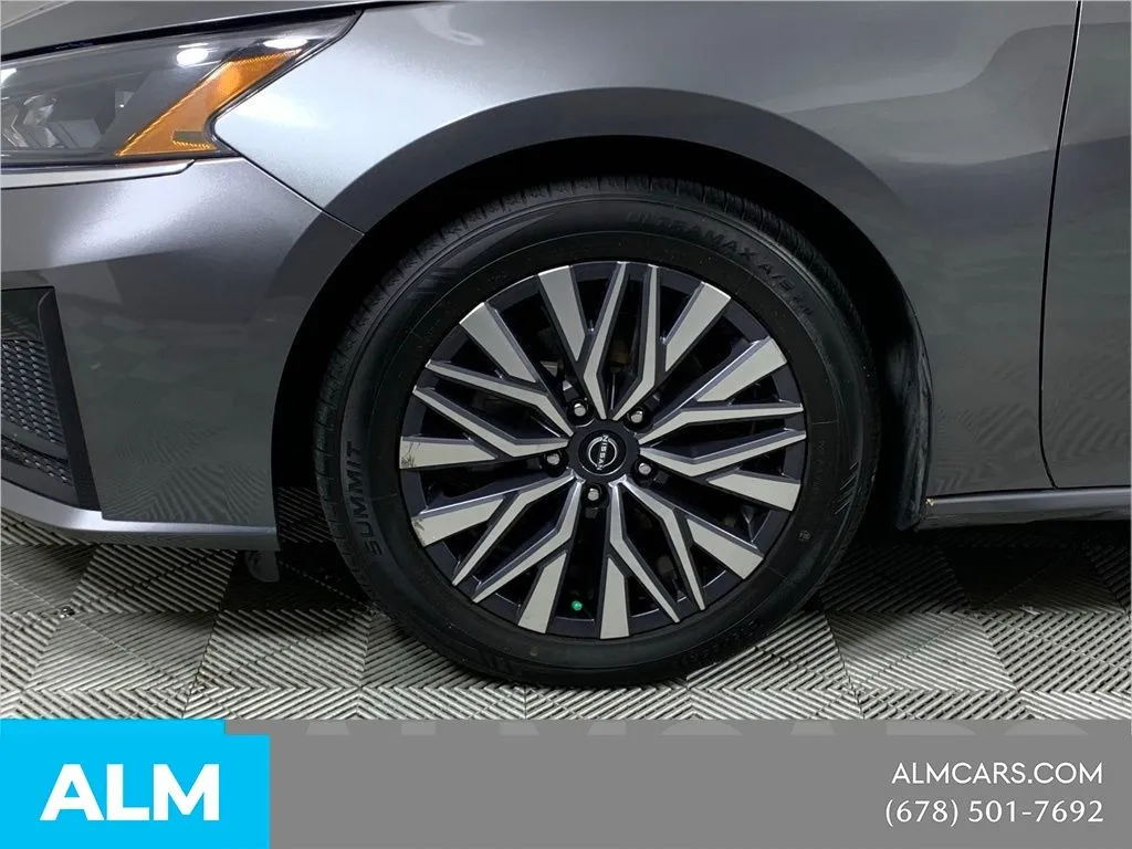 2023 Nissan Altima SV - Photo 18