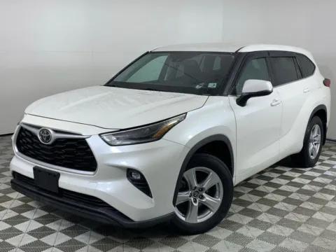 Photos of 2021 Toyota Highlander LE for sale in Morrow, GA at ALM Mazda South