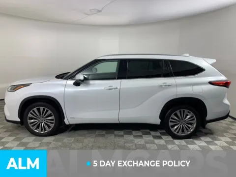 More photos of 2023 Toyota Highlander Hybrid Platinum at ALM Mazda South, GA