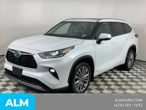 More photos of 2023 Toyota Highlander Hybrid Platinum at ALM Mazda South, GA