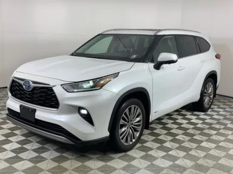 Another view of 2023 Toyota Highlander Hybrid Platinum for sale in Morrow, GA at ALM Mazda South
