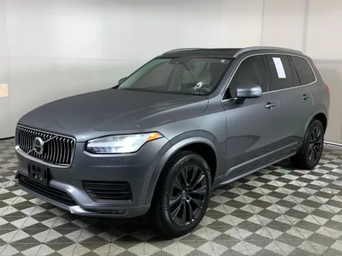 More photos of 2020 Volvo XC90 T6 Momentum at ALM Mazda South, GA