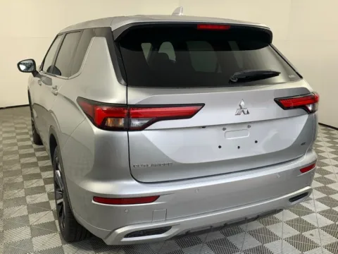 More photos of 2023 Mitsubishi Outlander SE Black Edition at ALM Mazda South, GA
