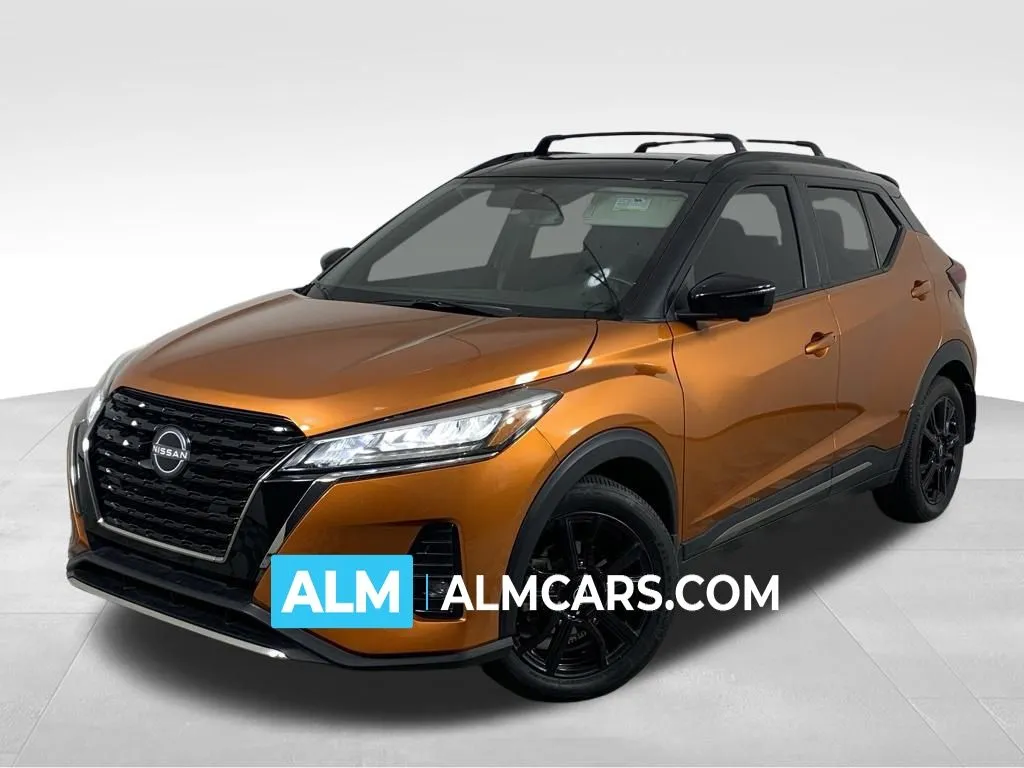 2022 Nissan Kicks SR