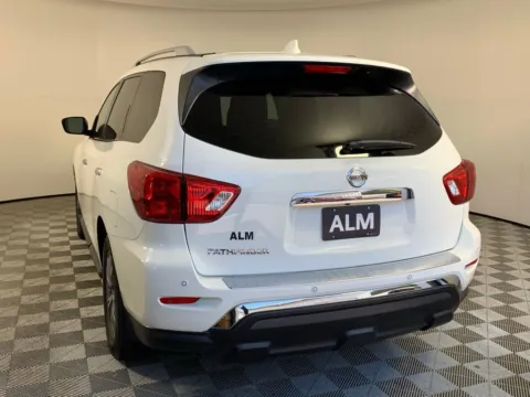 More photos of 2020 Nissan Pathfinder S at ALM Mazda South, GA