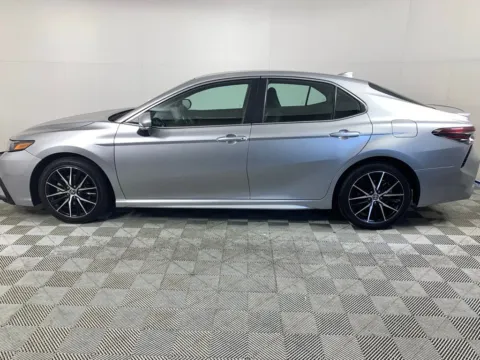 More photos of 2023 Toyota Camry SE at ALM Mazda South, GA