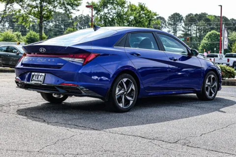 More photos of 2023 Hyundai Elantra Limited at ALM Mazda South, GA
