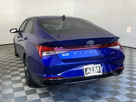 More photos of 2023 Hyundai Elantra Limited at ALM Mazda South, GA