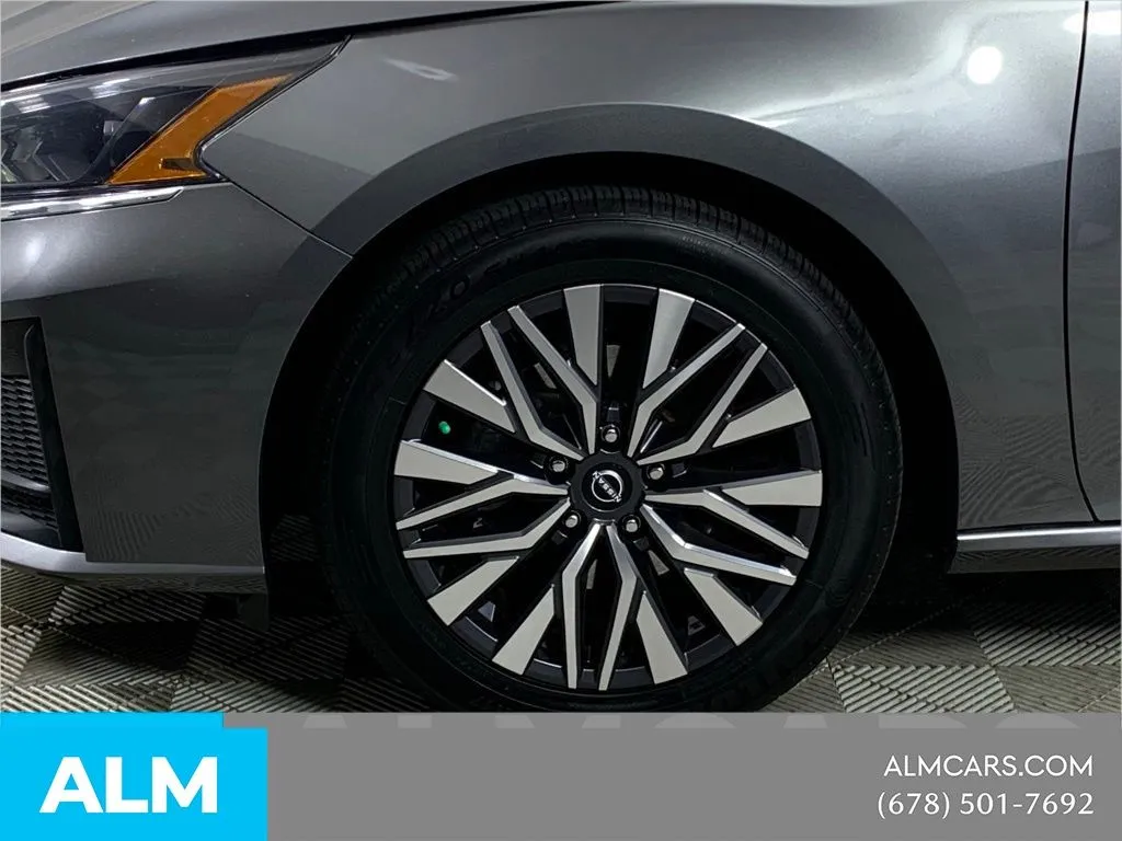 2023 Nissan Altima SV - Photo 18