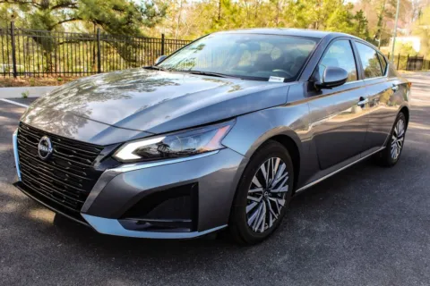 Photos of 2023 Nissan Altima 2.5 SV for sale in Morrow, GA at ALM Mazda South