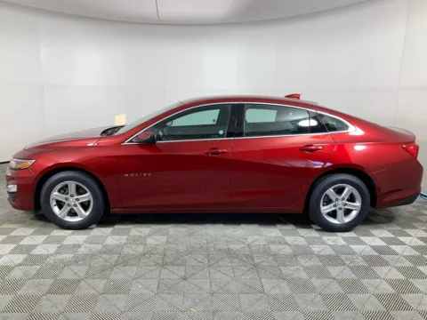 More photos of 2024 Chevrolet Malibu LT at ALM Mazda South, GA