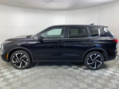 More photos of 2024 Mitsubishi Outlander SE at ALM Mazda South, GA