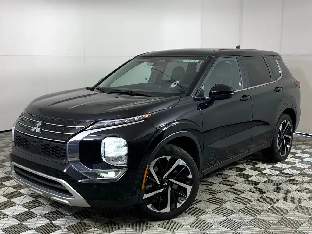 Black 2024 Mitsubishi Outlander SE for sale in Morrow, GA