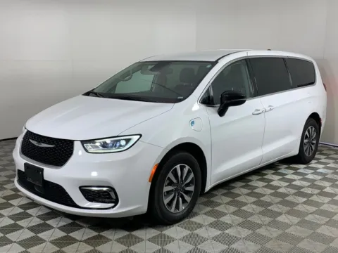 Another view of 2024 Chrysler Pacifica Hybrid Select for sale in Morrow, GA at ALM Mazda South