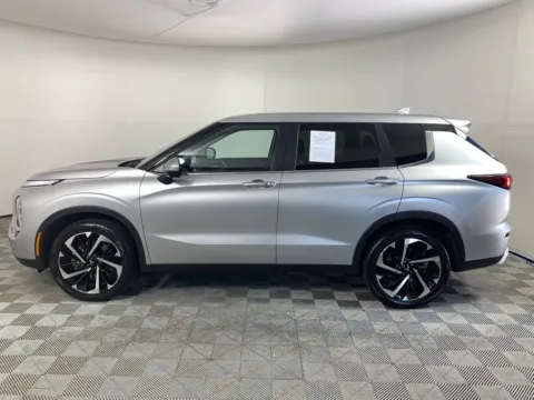 More photos of 2024 Mitsubishi Outlander SE at ALM Mazda South, GA
