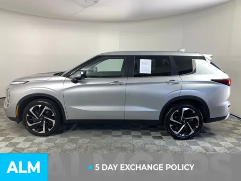 More photos of 2024 Mitsubishi Outlander SE at ALM Mazda South, GA