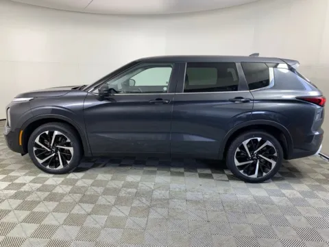 More photos of 2024 Mitsubishi Outlander SE at ALM Mazda South, GA