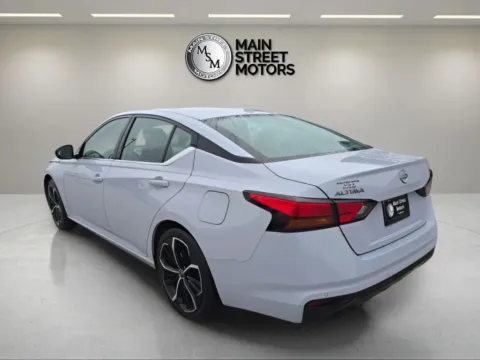 Another view of 2024 Nissan Altima 2.5 SR Sedan 4D for sale in Portage, IN at Main Street Motors