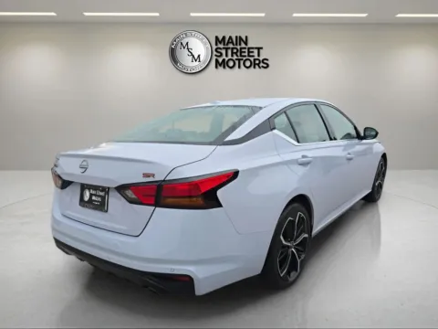 More photos of 2024 Nissan Altima 2.5 SR Sedan 4D at Main Street Motors, IN