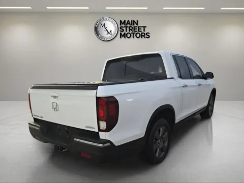 More photos of 2020 Honda Ridgeline RTL-E Pickup 4D 5 ft at Main Street Motors, IN