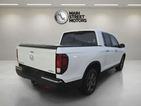 More photos of 2020 Honda Ridgeline RTL-E Pickup 4D 5 ft at Main Street Motors, IN