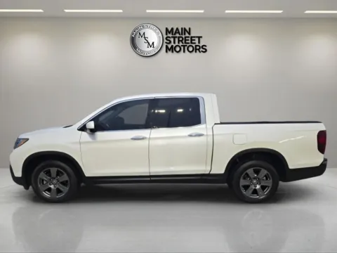 Photos of 2020 Honda Ridgeline RTL-E Pickup 4D 5 ft for sale in Portage, IN at Main Street Motors