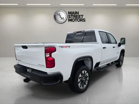 More photos of 2022 Chevrolet Silverado 2500 HD Crew Cab Custom Pickup 4D 6 1/2 ft at Main Street Motors, IN
