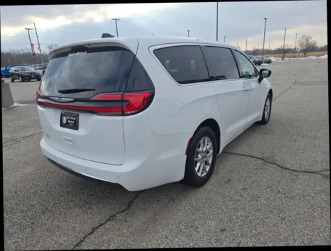 More photos of 2024 Chrysler Pacifica Touring L Van 4D at Main Street Motors, IN
