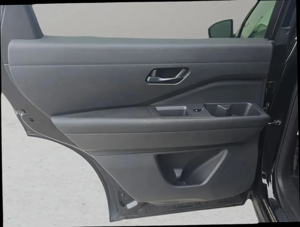 2023 Nissan Pathfinder thumbnail 14