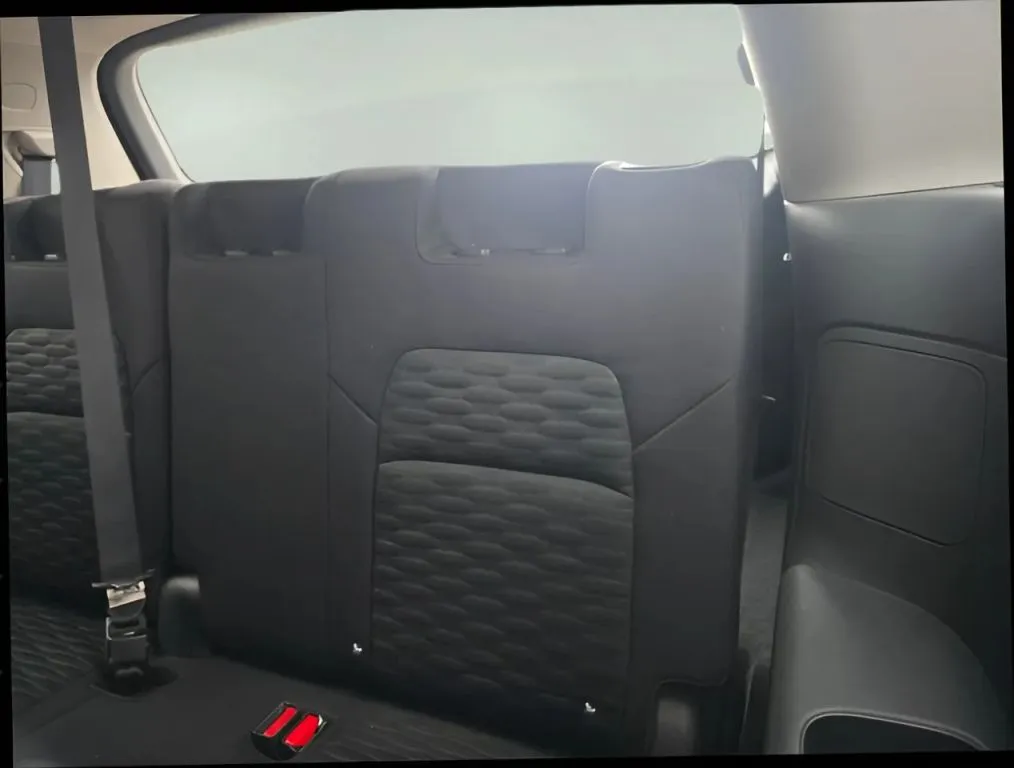 2023 Nissan Pathfinder thumbnail 6