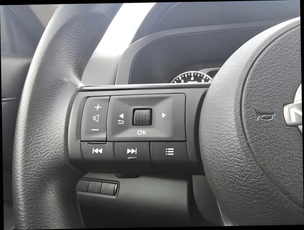 2023 Nissan Pathfinder thumbnail 18