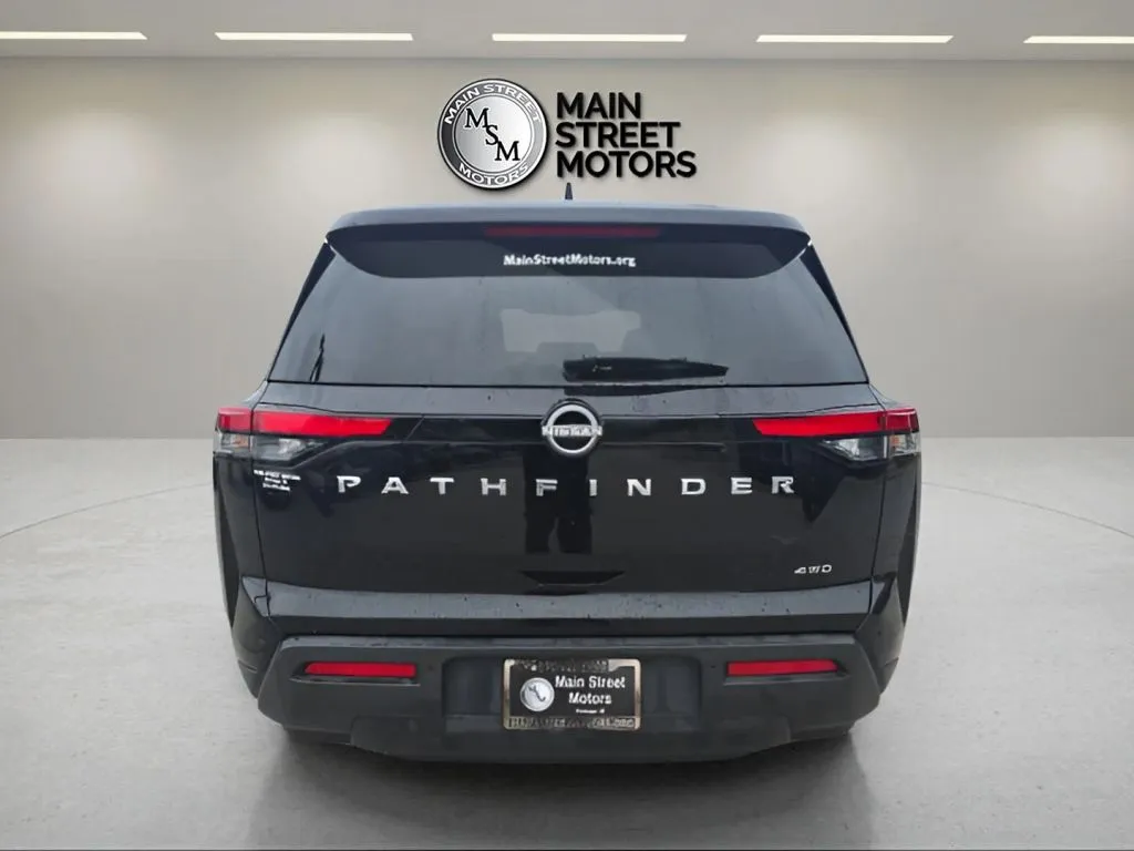 2023 Nissan Pathfinder - Image 2