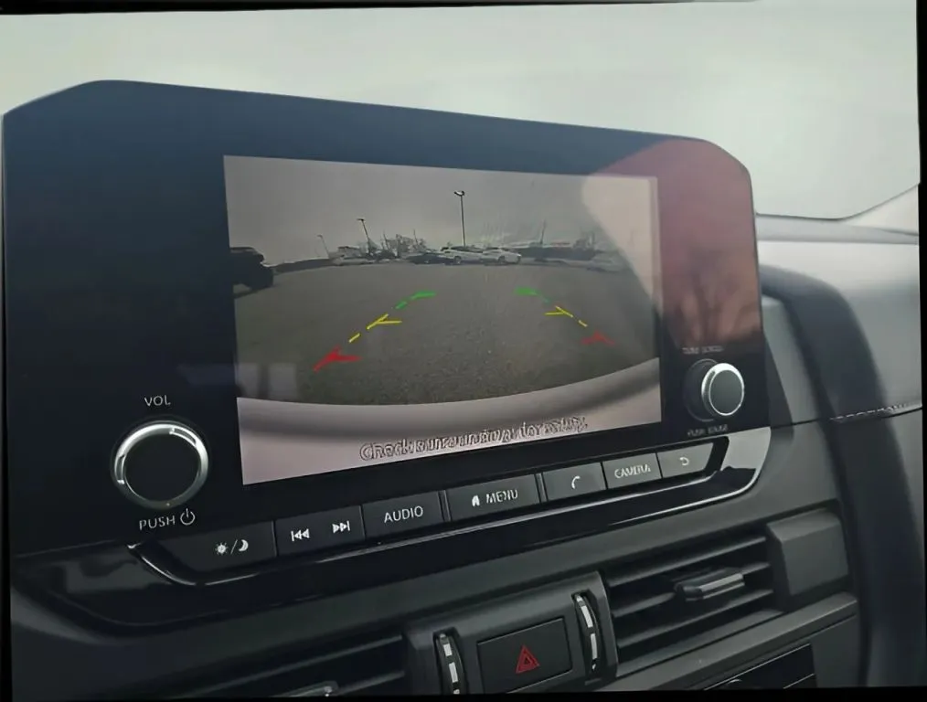 2023 Nissan Pathfinder thumbnail 9