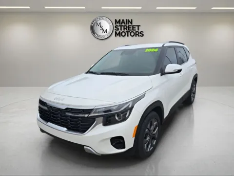 White 2024 Kia Seltos S Sport Utility 4D for sale in Portage, IN