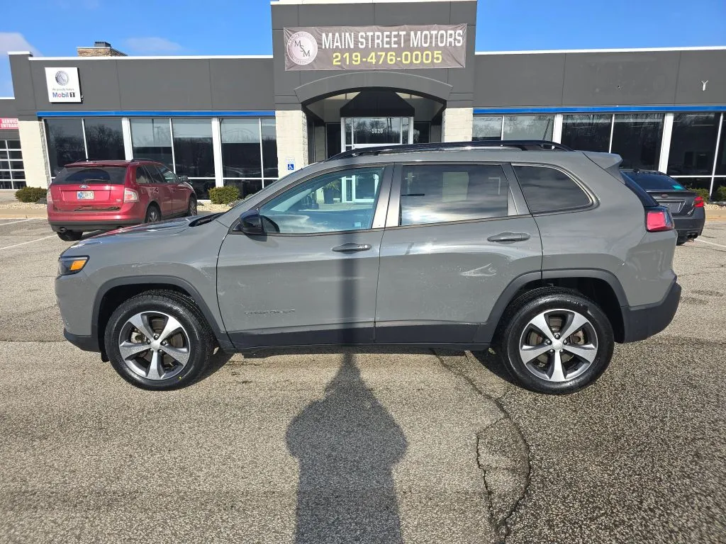Gray 2022 Jeep Cherokee Limited Sport Utility 4D for sale in Portage, IN