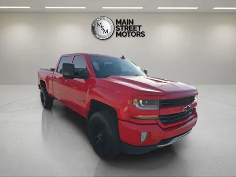 More photos of 2017 Chevrolet Silverado 1500 Crew Cab Z71 LT Pickup 4D 5 3/4 ft at Main Street Motors, IN