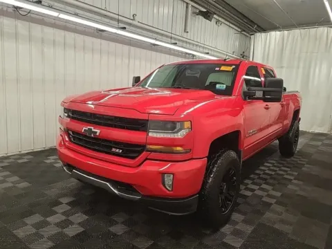 Red 2017 Chevrolet Silverado 1500 Crew Cab Z71 LT Pickup 4D 5 3/4 ft for sale in Portage, IN