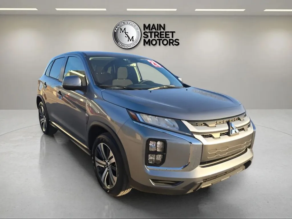 2025 Mitsubishi Outlander Sport - Image 3