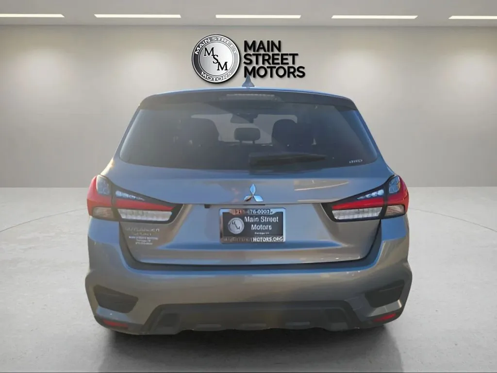 2025 Mitsubishi Outlander Sport - Image 2