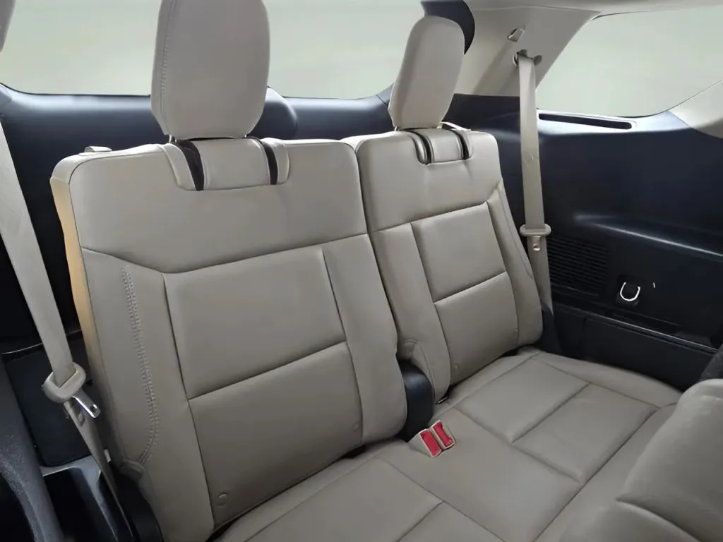 2023 Ford Explorer thumbnail 28