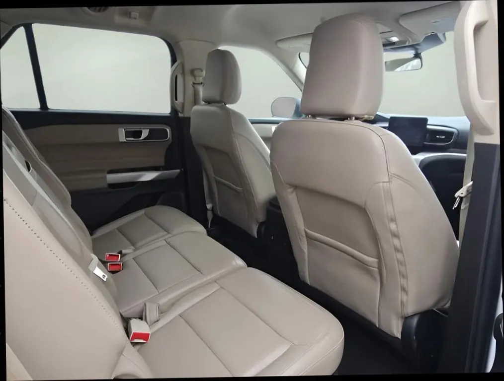 2023 Ford Explorer thumbnail 18