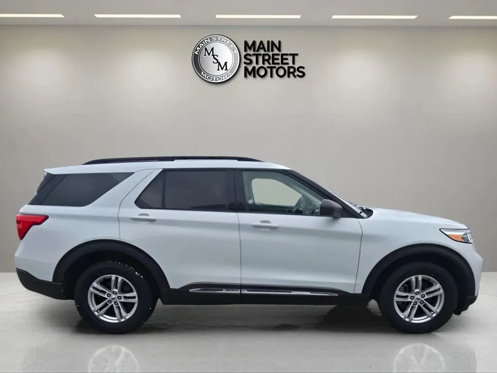 2023 Ford Explorer thumbnail 23