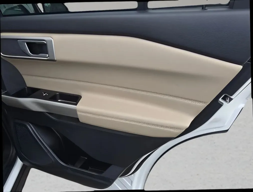 2023 Ford Explorer thumbnail 8