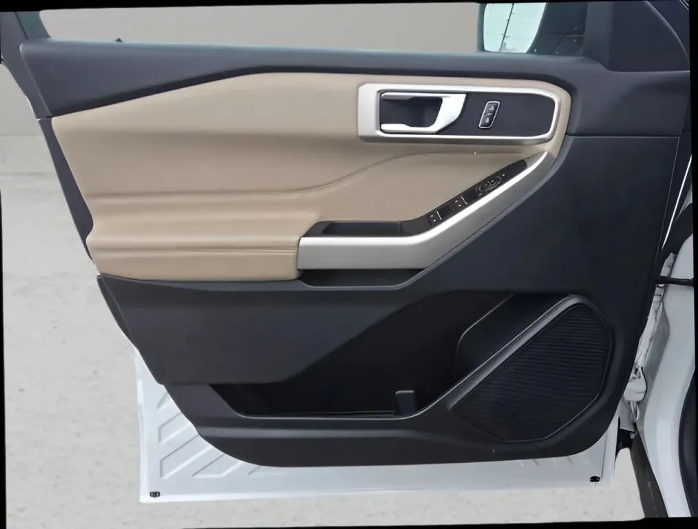 2023 Ford Explorer thumbnail 24