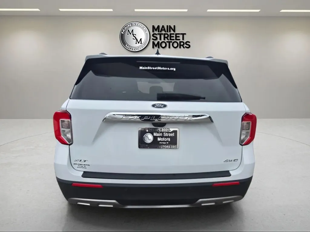 2023 Ford Explorer - Image 2